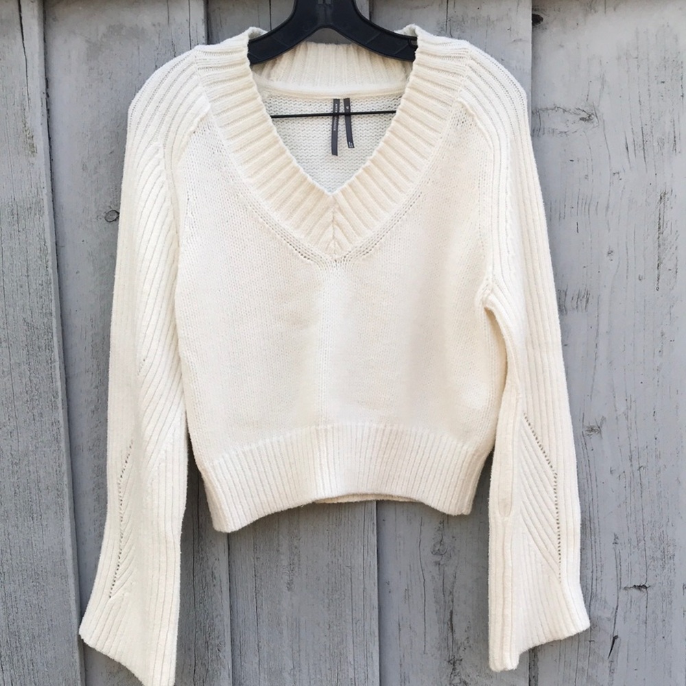 Anthropologie Ivory V-Neck Ribbed-Knit Sweater - size small